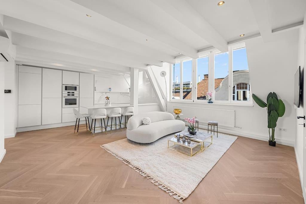Designer Penthouse With Balcony Wien