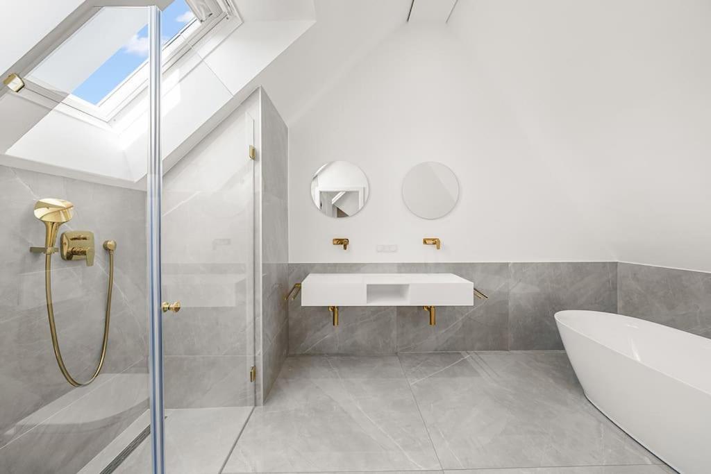 Designer Penthouse With Balcony * Wien